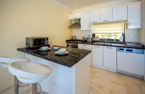 Islamlar House | Secluded Honeymoon Villa with Totally Private Infinity Pool & Indoor Heated Pool