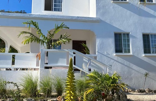 Sandy Ground House | Secluded house on private beach