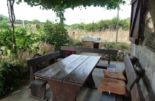 Zena Glava House | Secluded house with a parking space Podhumlje, Vis (K-13984)