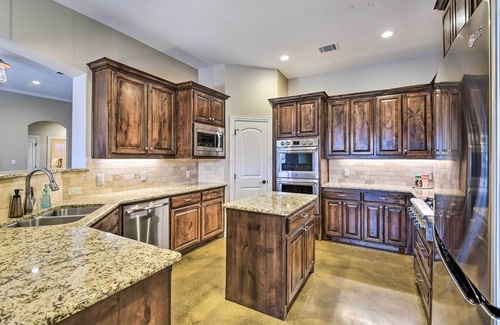 Era House | Secluded Krum Home w/Patio & Gas Grill!