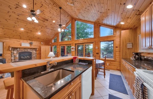 Hawks House | Secluded Lakefront Homes! Sleeps12 w/amazing views
