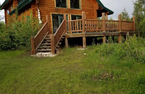 Ashton Cabin | Secluded Lakefront Log Cabin, Wildlife and Fishing Paradise, Pet Friendly
