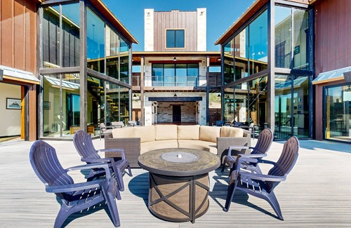 Marble Falls House | Secluded lakeside retreat with entertainment, large deck, balcony & firepit