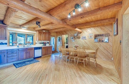 Finlayson Cabin | Secluded Log Cabin < 1 Mi to Munger State Trail!