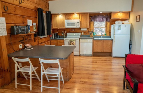 Stanley Cabin | Secluded log cabin, fireplace, wi-fi, hot tub on deck!