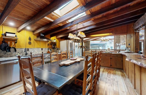 Canton Hotel | Secluded luxury cabins with water views, game table, wood stove & outdoor dining