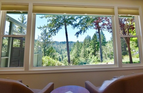 Freestone House | Secluded Luxury Wine Country Home in the hills of west Sonoma County. Sleeps 10.