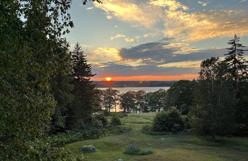Cushing House | Secluded Maine country home on a Midcoast inlet