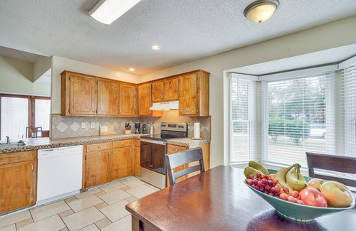 Mount Pleasant House | Secluded Mount Pleasant Home - 6 Mi to Beaches!