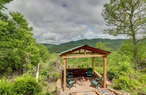 Warne Cabin | Secluded Mountain Cabin w/Decks + Gazebo!