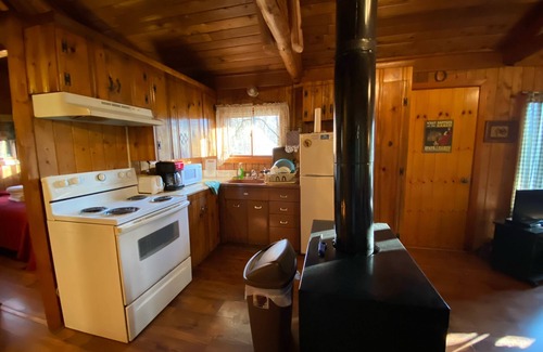 Syria Cabin | Secluded Mountain Cabin, Lakefront, Hiking, Fishing, Relaxing