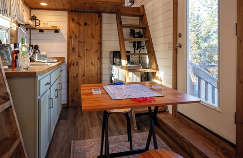 Vonore Cabin | Secluded Mountain Getaway - 2 Cozy Tiny Homes with SPECTACULAR views