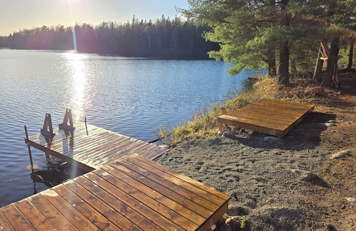 Clear Lake Cabin | Secluded Muskoka Glamping Cabin with Private Lake & Trails