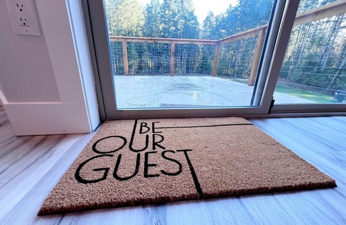 Regional District of Nanaimo House | Secluded Nature Lovers’ Paradise