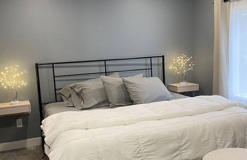 Valparaiso Apartment | Secluded one bedroom carriage house with King bed, steps to downtown Valparaiso!