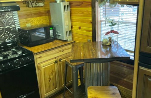 Eminence Cabin | Secluded Ozarks Tiny House cabin in Eminence, MO
