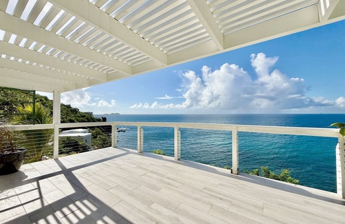 David Point Villa | Secluded Paradise with Stunning Views & Pool