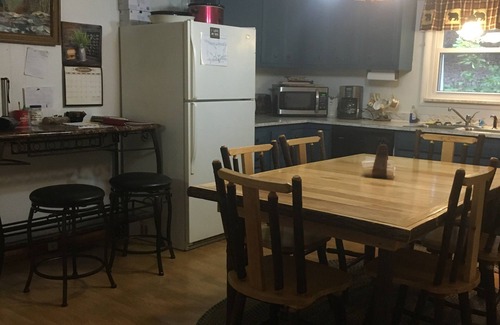 Upper Tract Cabin | Secluded Pet-friendly Cabin At Smoke Hole With 5 Person Hottub and WIFI