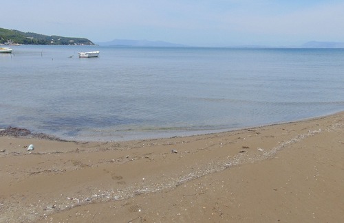 Molos Apartment | secluded, quiet studio 190 m from the beach for 2-4 persons