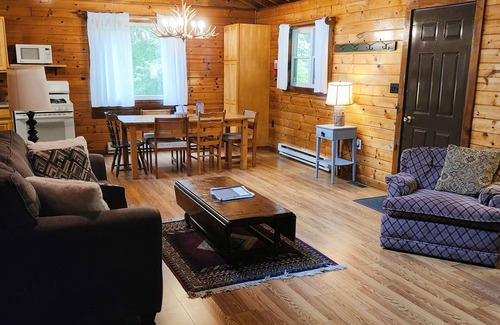 Tylersburg Cabin | Secluded Red Maple Cabin