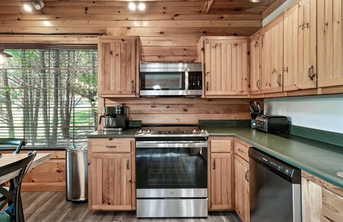 Townsend Cabin | Secluded, renovated, cabin with gorgeous mountain views, firepit, hot tub