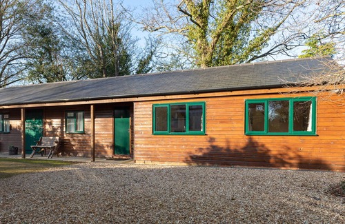 New Forest District Cabin | Secluded Stables With Parking in Grounds of Home in the Heart of the new Forest