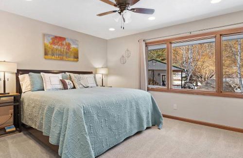 Custer House | Secluded Stay in a Wonderful Creekside Getaway