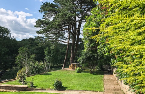 Bridport House | Secluded Studio Annex With Hillside Garden Sea & Country Views Close to Beaches