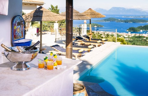 Vavkeri Villa | Secluded THE VIEW Villa ideal for 10 adults & 7 kids w/t ping pong & pool