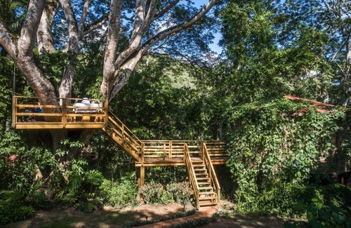 Negroman House | Secluded Treetop Hideaway w/Private Second-Level Porch & Panoramic Resort Views