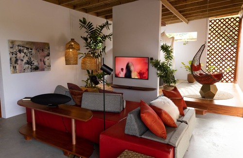 Saint David's House | Secluded Tropical Bungalow