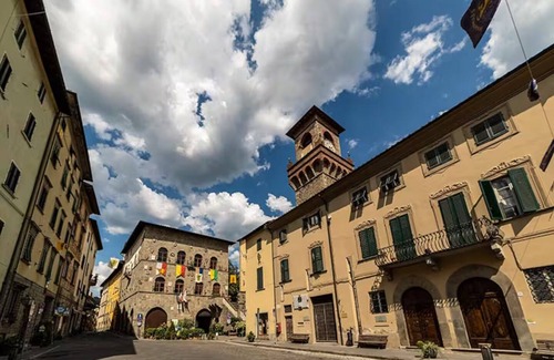 Pescia Villa | Secluded Tuscan Villa with Stunning Views - Pescia
