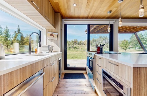 Carbondale House | Secluded unique home in prime location with deck, woodstove, & mountain view