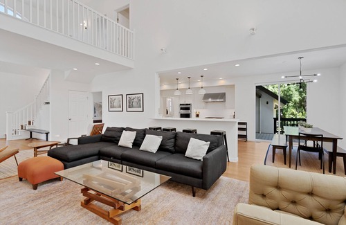 Healdsburg House | Secluded Valley Retreat