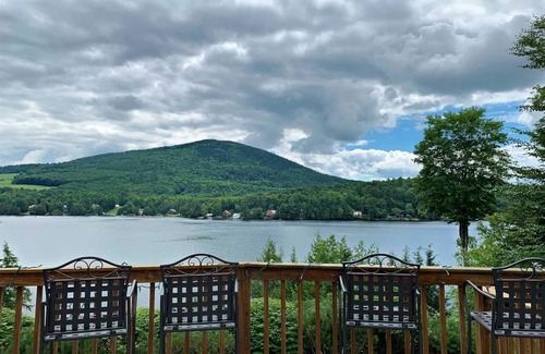 Barnet House | Secluded, Vermont lakefront home & private shore. Summer 2025 sold out.