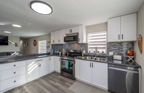 Mojave Desert House | Secluded Western Retreat 3-bedroom house with EV Charger. Close to Death Valley
