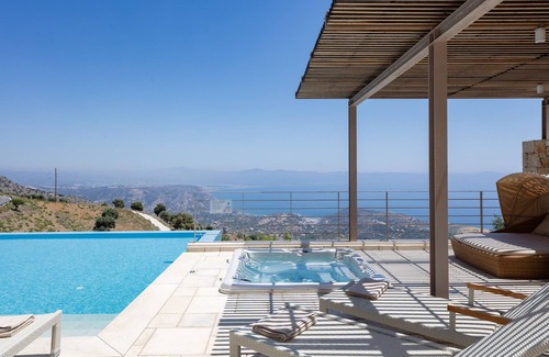 Vizari Villa | Seclusion Immersed in Unobstracted Sea Views & Spa Comforts