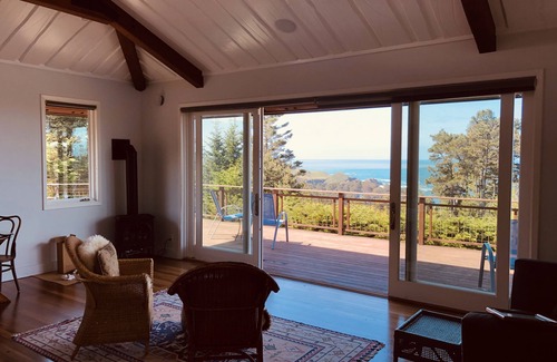 Little River House | Seclusion, Sea & Serenity-hilltop gem on 10 pvt acres w/ocean views & fireplace
