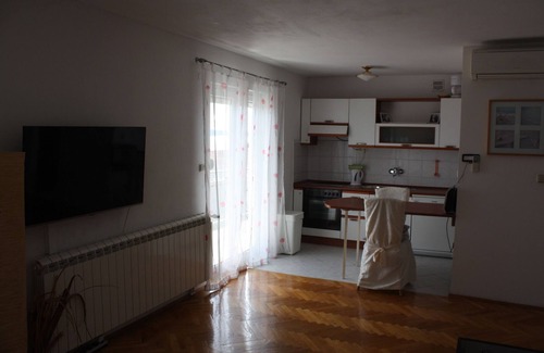 Seget Donji House | Second Floor apartment with approx. 40m ² air conditioning, balcony, panoramic sea view