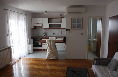 Seget Donji House | Second Floor apartment with approx. 40m ² air conditioning, balcony, panoramic sea view