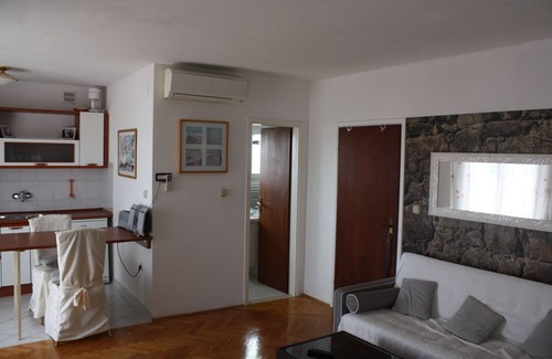 Seget Donji House | Second Floor apartment with approx. 40m ² air conditioning, balcony, panoramic sea view