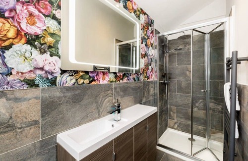 Warrington Apartment | Second floor compact studio with mini kitchen