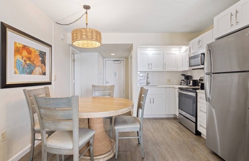 Lower Matecumbe Beach Apartment | Second Floor Den Suite Sleeps 6 Marina Views