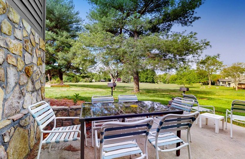Baneberry Apartment | Second-floor, dog-friendly studio with quiet views & gym - walk to Douglas Lake