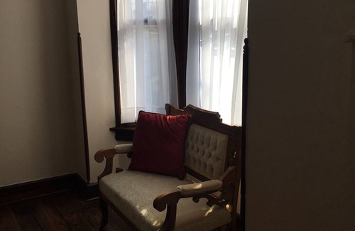 Gettysburg Apartment | Second floor of Gettysburg's historic home