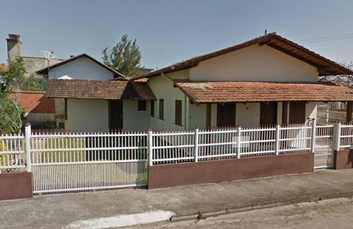 Meia Praia House | Second house down the street - 20 meters from the beach
