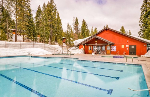 Tahoe Woods Apartment | Second-level studio with mountain views - pool & covered balcony
