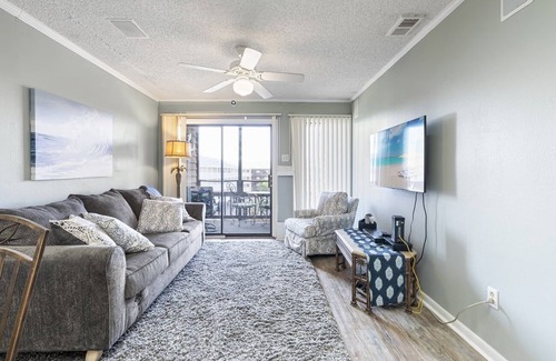 Ocean Drive Condo | Second Row in North Myrtle Beach. Steps to the ocean. Pool and hot tub!