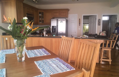 Isla de Utila House | Second Wind - Ocean Front - 1 bedroom with WOW Factor!