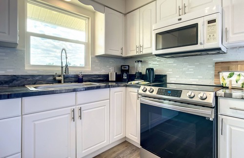 Bethune Beach House | Seconds to Beach & River/Manatee Manor/Watch the dolphins & manatees play! 6693E